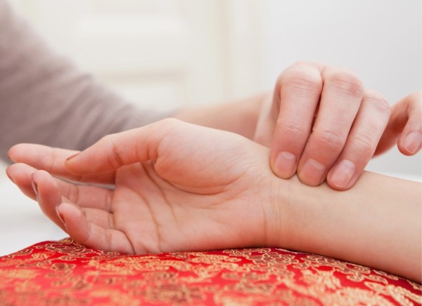 How to take your pulse in your wrist